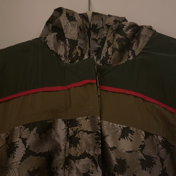 Like new fun jacket  weatherproof - Picture 4 of 5